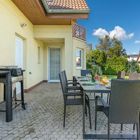 Pool & Garden By Interhome
