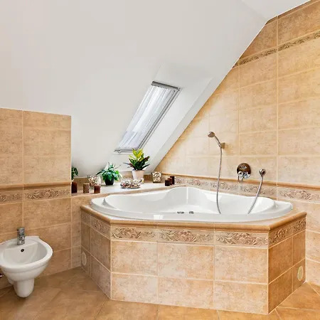 فيلة Pool & Garden By Interhome براغ