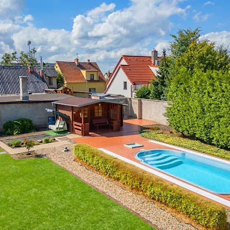 别墅 Pool & Garden By Interhome *